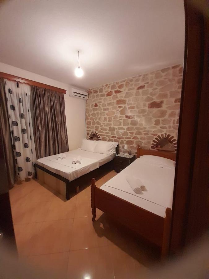 Altin Skrapari Guesthouse Ксаміл Номер фото